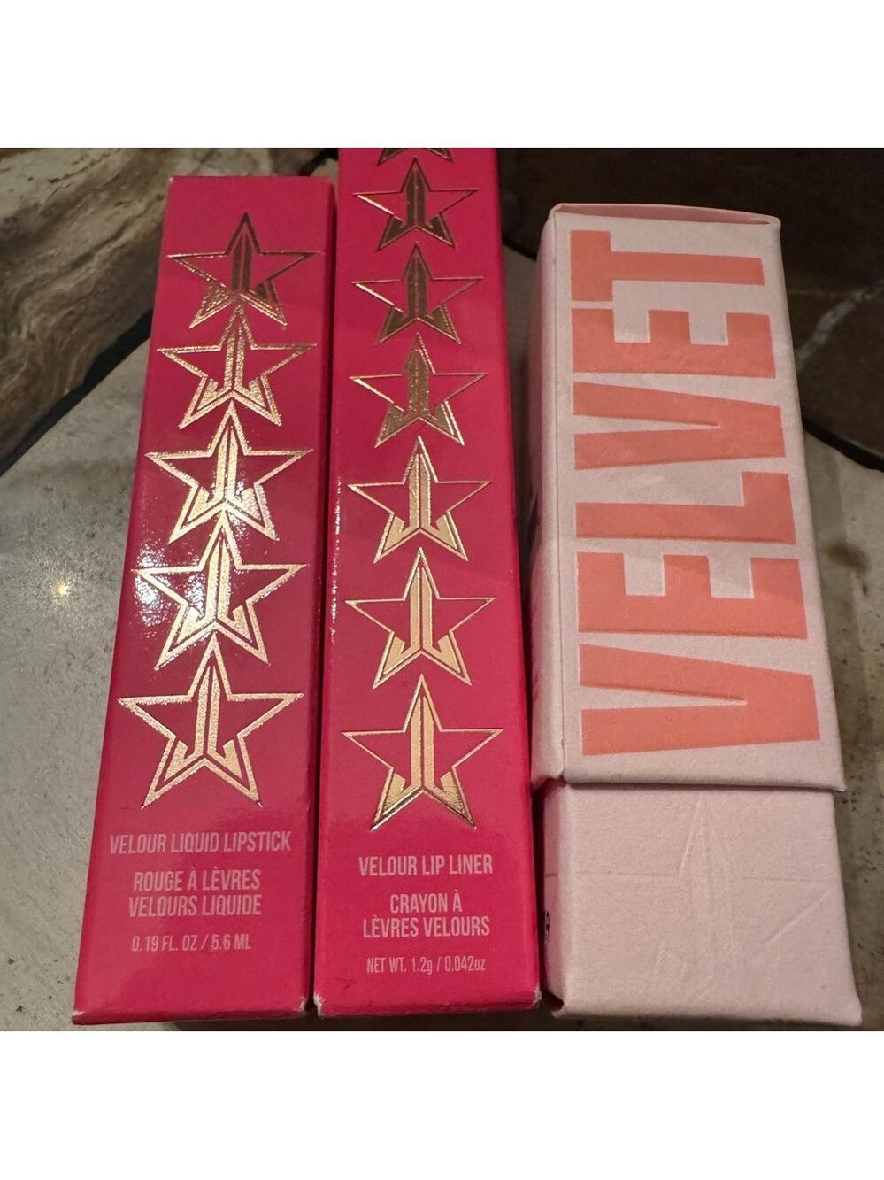 Jeffree Star - UNICORN BLOOD TRIO - Lip Liner, Liquid Velour & Velvet Trap - Picture 2 of 8